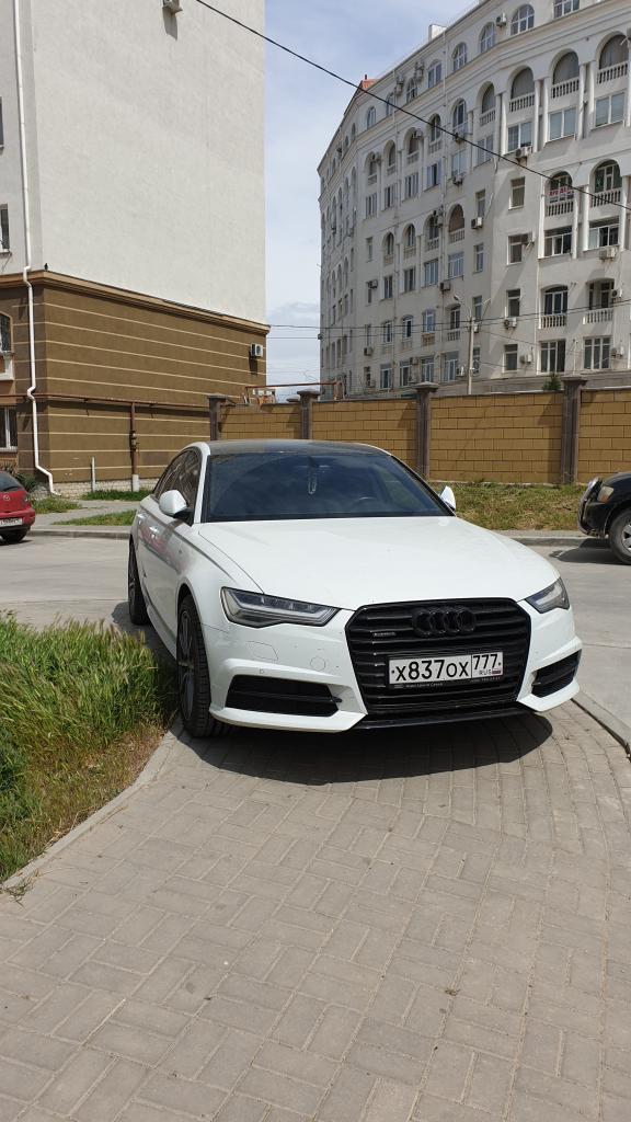 52 регион. Ауди во дворе. Audi a3 во дворе. Белая Ауди внедорожник во дворе. Черная Ауди во дворе.