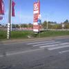 Пешеходный переход ведет в канаву