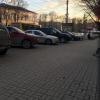 Каждое утро и до вечера тут более 6-7 машин.