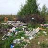 На фото общий план в сторону церкви, чтобы была понятна локализация свалок. 