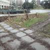 Фонтаны не функционируют и напоминают руины