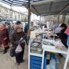 Стихийный рынок на остановке Кинотеатр Москва