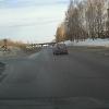высокие сугробы слева